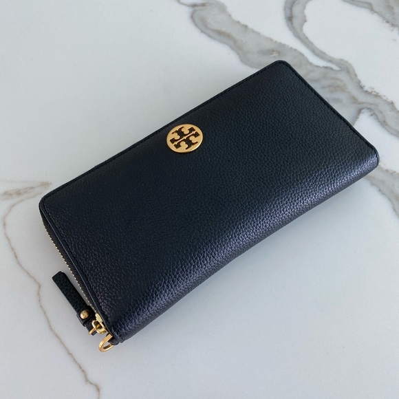 Tory Burch Handbags - Tory Burch Wristlet Zipper Wallet